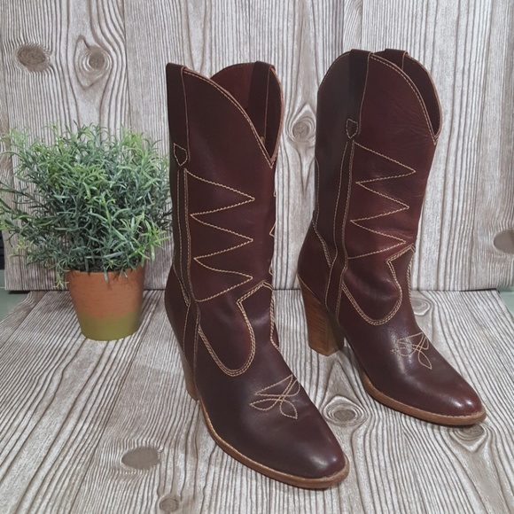 Regency Shoes - Regency leather cowboy boots.   Size 8
